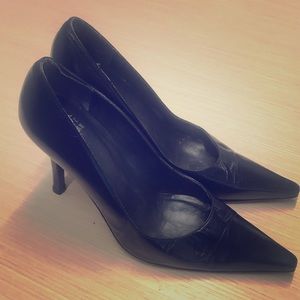 Classic Pointed Black Pumps - Stuart Weitzman